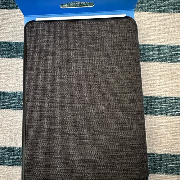 Kindle Fabric Cover (11th Generation) NEW - Picture 6 of 6